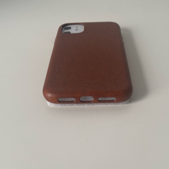 Habitu IPhone 11XR Leather Case - Picture 7 of 8